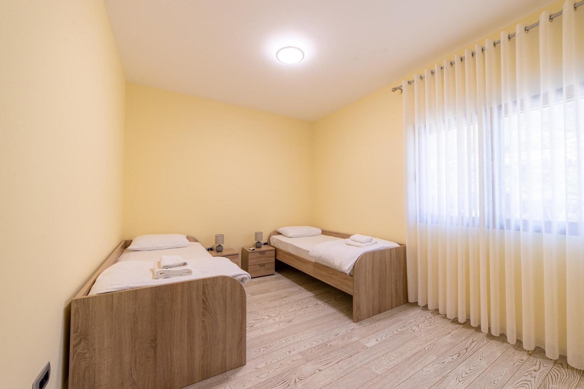 Green Bay Apartments Morinj Котор Экстерьер фото