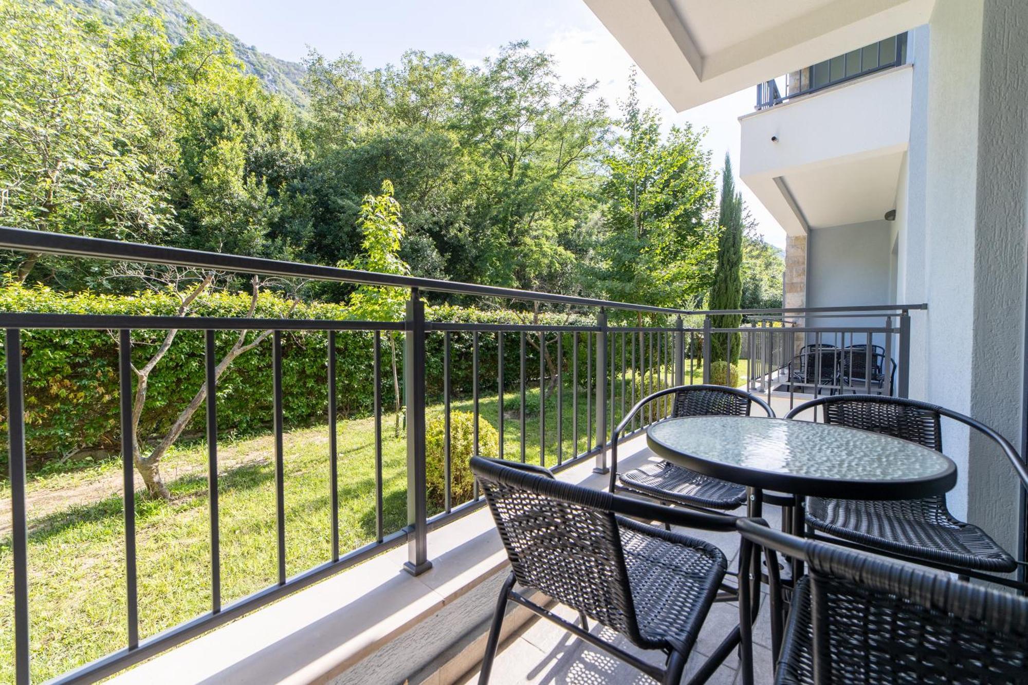 Green Bay Apartments Morinj Котор Экстерьер фото